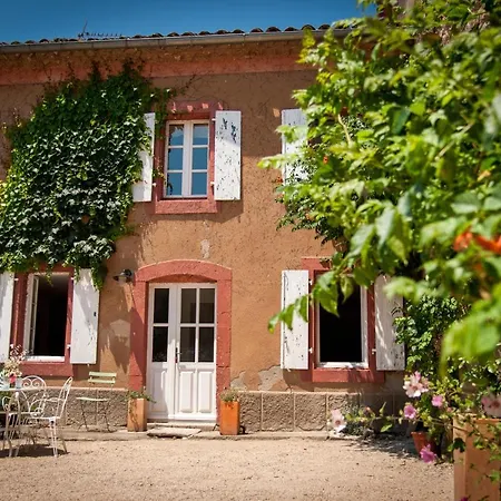 Chateau La Villatade 4*