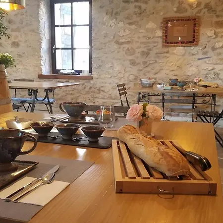 Chateau La Villatade 4*
