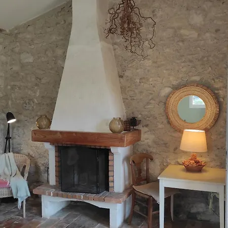 Chateau La Villatade 4*