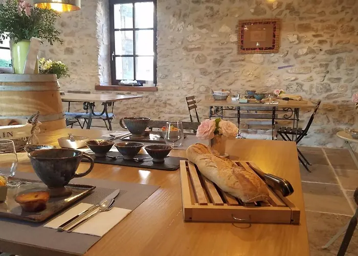 Chateau La Villatade 4*