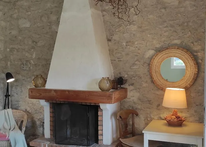 Chateau La Villatade 4*